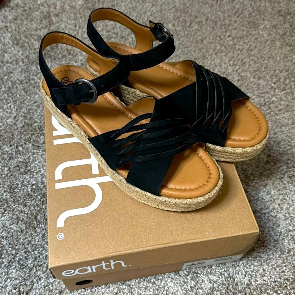 Earth Hilda Sandals NIB